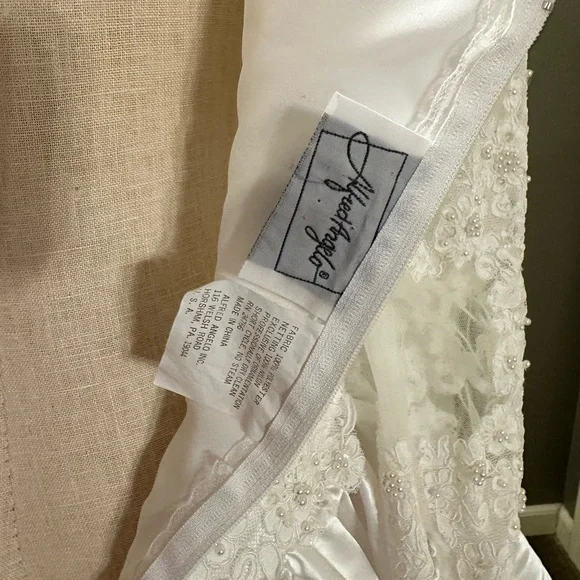 Alfred Angelo  Lace Vintage Bridal Gown - Picture 9 of 16